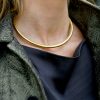 Neolithic hand-hammered torque necklace in 18k gold - Image 2