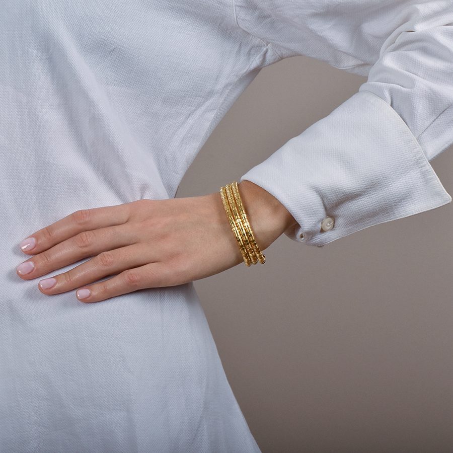 Helen of Troy triple row roundel bracelet in 18k gold - Image 2