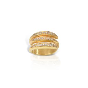 Neolithic hand-hammered ring in 18k gold and pave diamonds 0,39ct