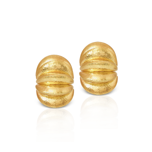 Hand-hammered scalloped earrings in 18k gold