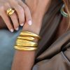 Neolithic hand-hammered ribbed bracelet in 18k gold - Image 2