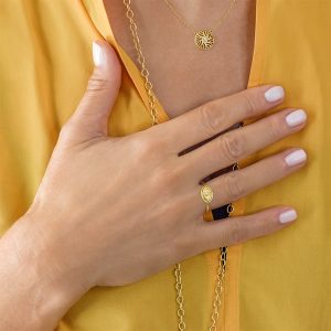 Alternative view of Evil eye ring in 18k gold with diamond center