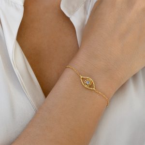 Alternative view of Evil eye bracelet in 18k gold with faceted sapphire