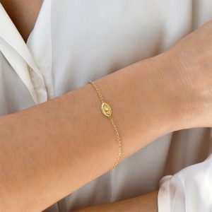 Alternative view of Evil eye bracelet in 18k gold and with diamond center