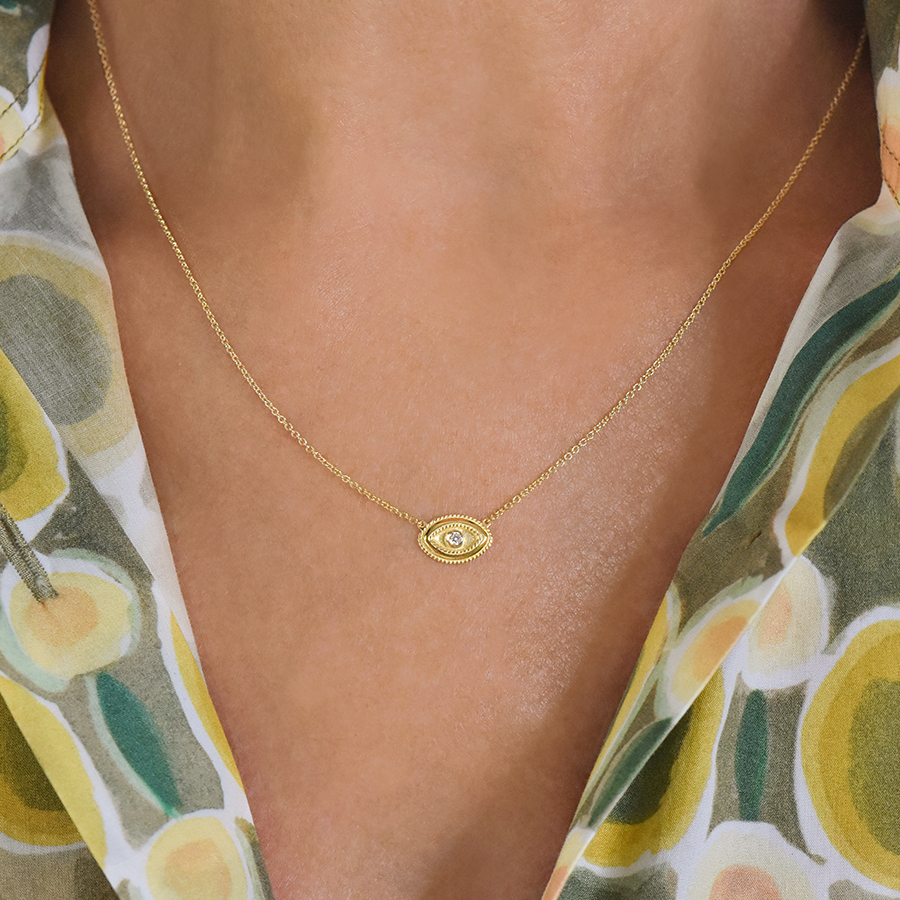 Evil eye necklace in 18k gold with diamond center - Image 3