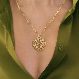Alternative view of Nubia pendant in 18k gold with green and blue sapphires, large size