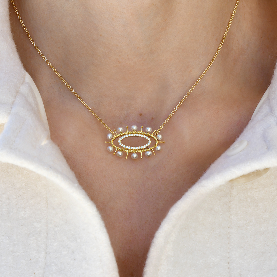 Evil eye necklace in 18k gold, diamonds and freshwater pearls - Image 2